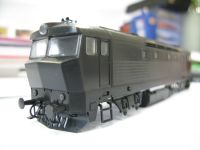   Detail předku karoserie, budoucího precizně propracovaného modelu.