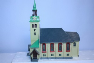 Sestavená budova  kostela