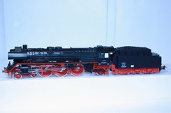 Parní lokomotiva modely PIKO BR 03 DR nové špičkový model (HO)