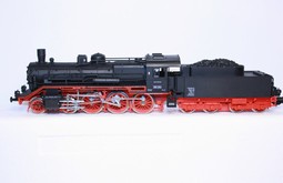 Parní lokomotiva BR 38 DR/365ČSD-nemá všechny doplňky armatur