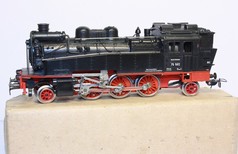 Parní lokomotiva BR 75 DR HO