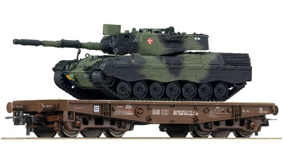 Plošinový vagon s nákladem - tank  (DSB)