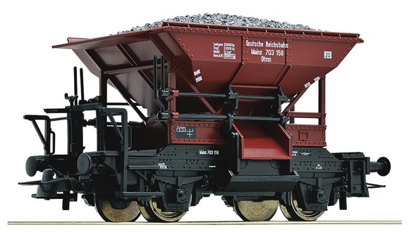 Výsypný vagon s nákladem štěrku HO