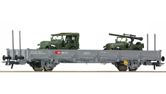Plošinový vagon s nákladem - 2ks. vojenských vozidel OBH