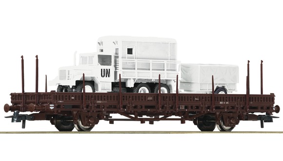 Plošinový vagon s nákladem - dodávka s vozíkem GMC M35 OBH