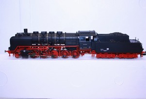 Model parní lokomotivy BR 50 původní cena 6700 Kč