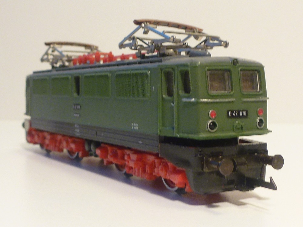 BTTB - Elektrická lokomotiva E 42 DR - TT