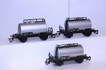 Set 3 cisternových vozů DR