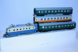 Rychlíkový set s lokomotivou E499 ČSD  Berliner  TT Bahn nový špičkový vitrinový model (TT)