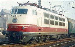 Elektrická lokomotiva BR 103 s pluhem