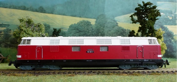 Piko - Dieselová lokomotiva BR 118 181 DR - HO
