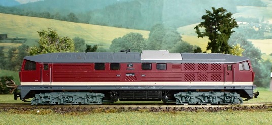 Piko - Dieselová lokomotiva BR 130 005 DR - HO 2 motory