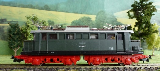 Piko - Elektrická lokomotiva E 244 - HO