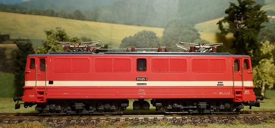 Piko - Elektrická lokomotiva BR 211 - HO