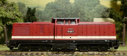 Piko - Dieselová lokomotiva BR 110 025 DR - HO