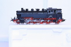 Model parní lokomotivy BR 86, DR