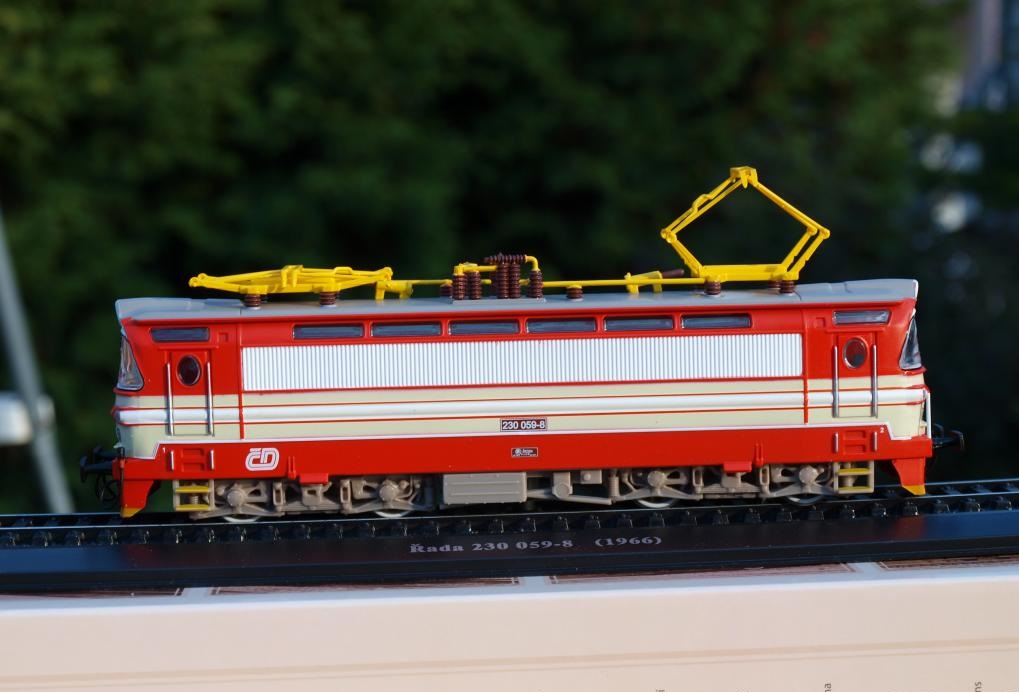 Maketa elektrické lokomotivy laminátka řada 230 059-8 ČD (HO) 