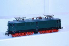 Model elektrické lokomotivy E 11 /HO/