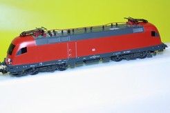 Model elektrické lokomotivy Taurus /HO/