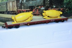 Model nákladního vagonu s těžkým nákladem /HO/