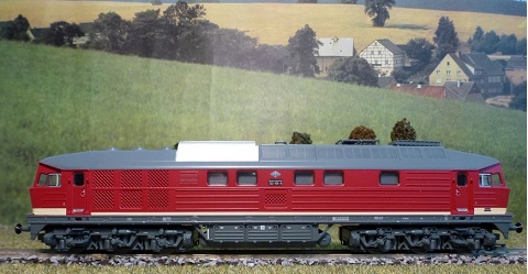 H0 Dieselová lokomotiva BR 132 ROCO 43706