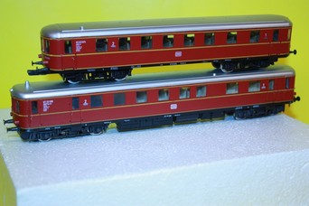 Vitrinový model motorové jednotky DB (HO)