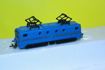 Model elektrické lokomotivy (TT)