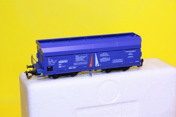Tillig 15201, špičkový model - Samovýsypný nákladní vagon Pragocement ČD /TT/