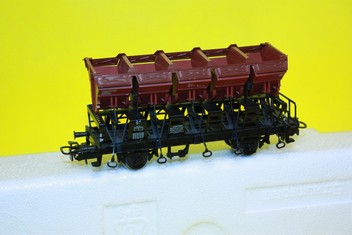 Nákladní vagon na přepravu uhlí / Roco HO/