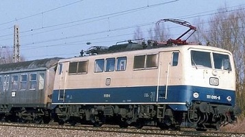 33100 Kuehn - Elektrická lokomotiva řady 111 béžová/modrá /TT/