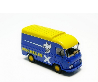 Model automobilu AVIA Furgon v provedení Michelin v měřítku H0.