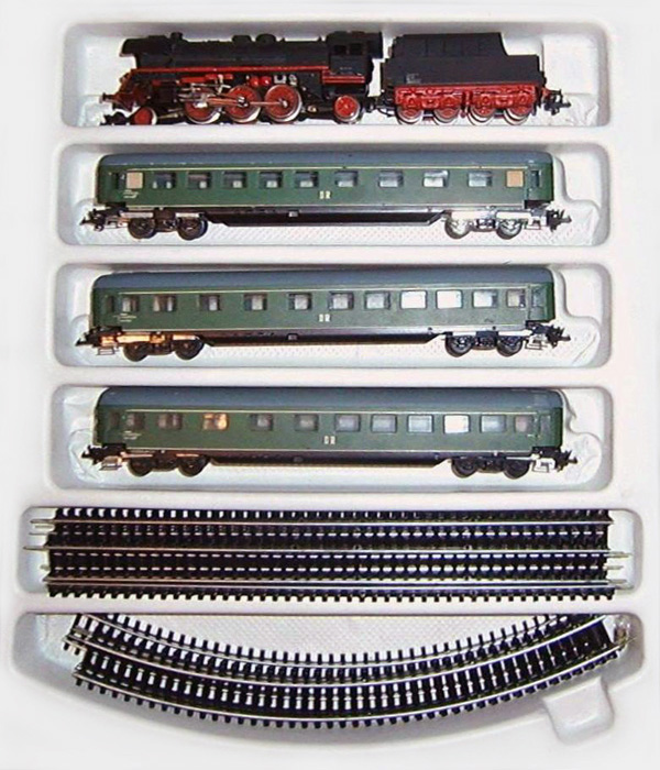 Rychlíkový set s parní lokomotivou BR 23+ 3 vozy a koleje zdarma!