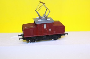 Poškozený model elektrické lokomotivy E69 DB