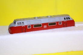 Náhradní karoserie na lokomotivu BR 221 DB (TT)