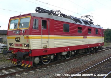 32930 Kuehn - Elektrická lokomotiva řady 372
