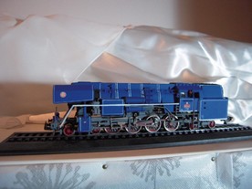 Malosériový model parní lokomotivy 477 ČSD ,,Papoušek" (HO)