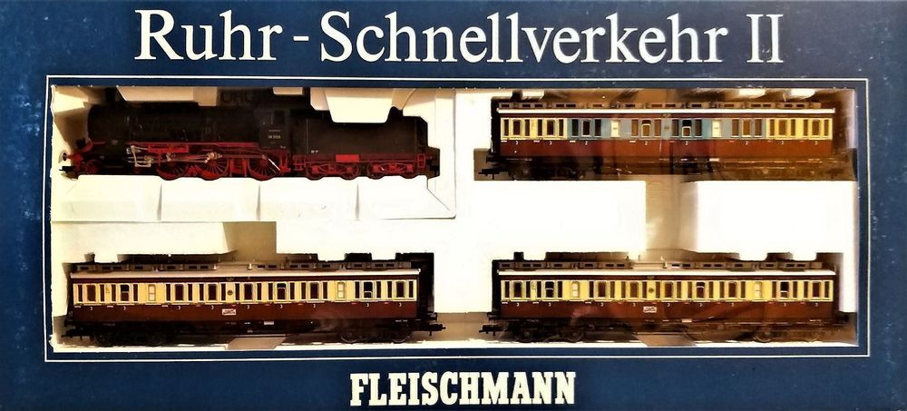 Fleischmann 4888 Osobní set s parní loko + 3 vozy (HO)