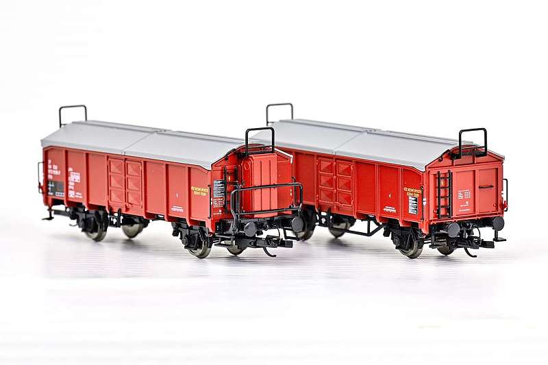 01034 Tillig TT Bahn - Souprava dvou krytých vozů s odklopnou střechou Utz/Tms ČSD