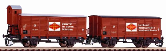 47033 PIKO - Souprava dvou krytých nákladních vozů G02 "Fortschritt"