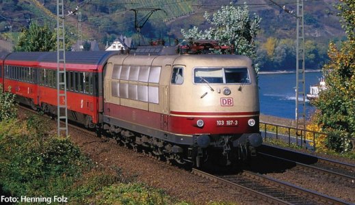 51689 PIKO - Elektrická lokomotiva BR 103, zkrácená verze