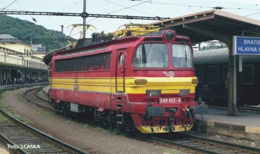 51951 PIKO - Elektrická lokomotiva řady 240 "Laminátka" SLOVAKIA, DCC PluX22 se zvukem