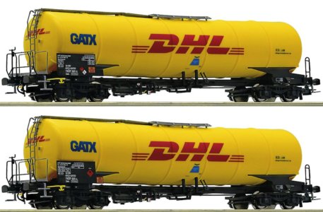 Souprava dvou cisternových vozů se zkoseným kotlem Zans "GATX"