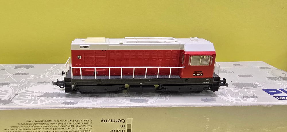 ČSTRAIN Dieselová lokomotiva V 75 DR/ČSD (HO)