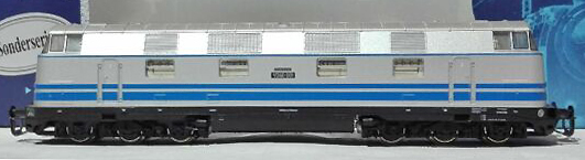 Tillig 02659 limit edice  Dieselová lokomotiva V240 001 DR (TT)