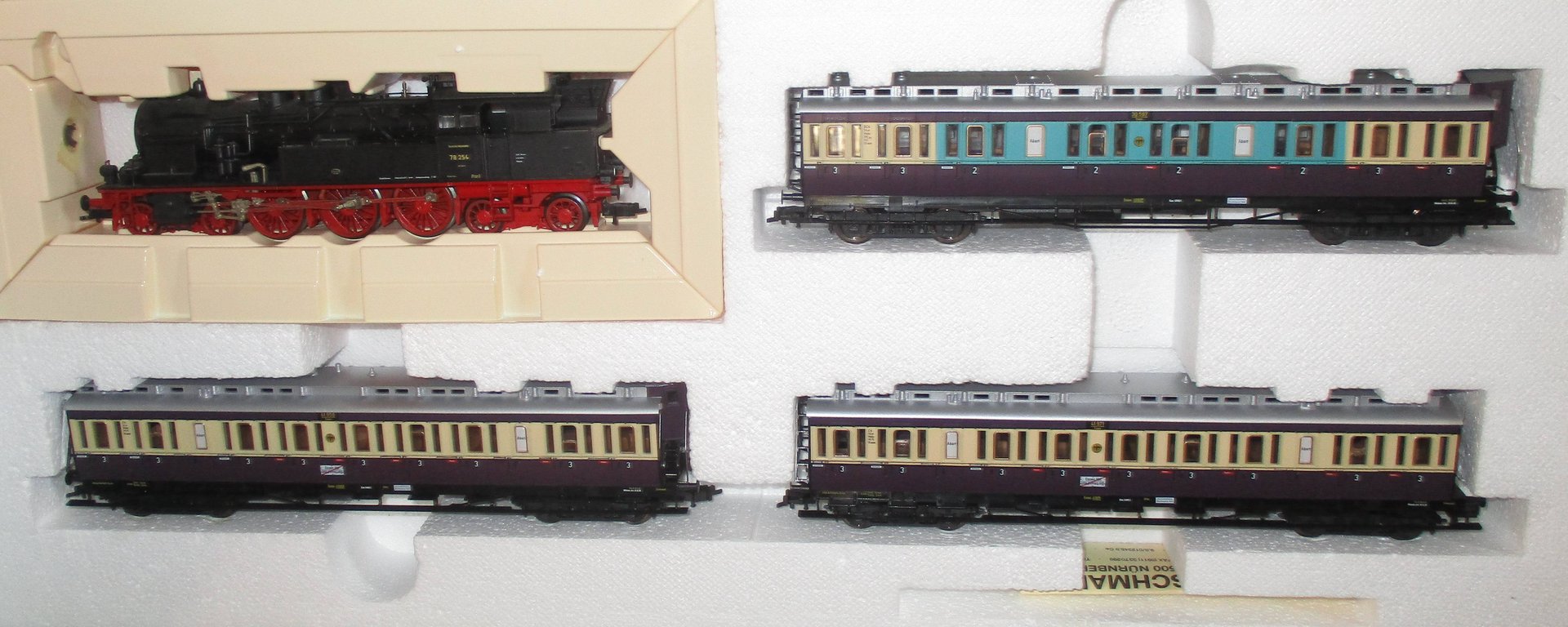 Fleischmann 4887 lokomotiva + osobní vozy (HO)