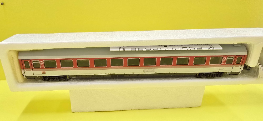 Rychlíkový vůz DB (HO)