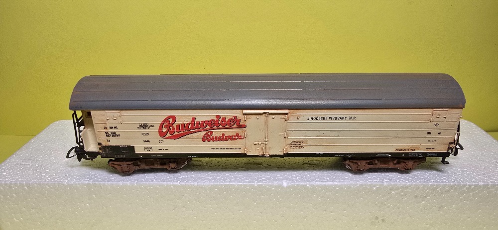 Pivní vagón 4 nápravový Budveiser Budvar lehká patina ČSD (HO)	