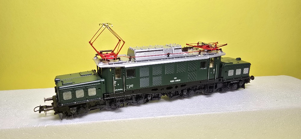 Lokomotiva 1020 krokodýl OBB Roco (HO)