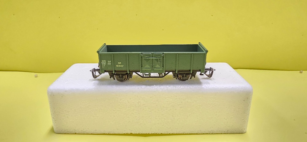 Osobní vůz zelené barvy  Dr vyrobeno malé množství TT