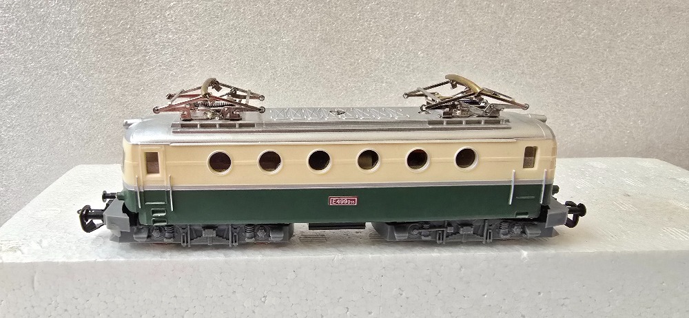 Špičkový model elektrické lokomotivy Bobina E499 035 ČSD TT
